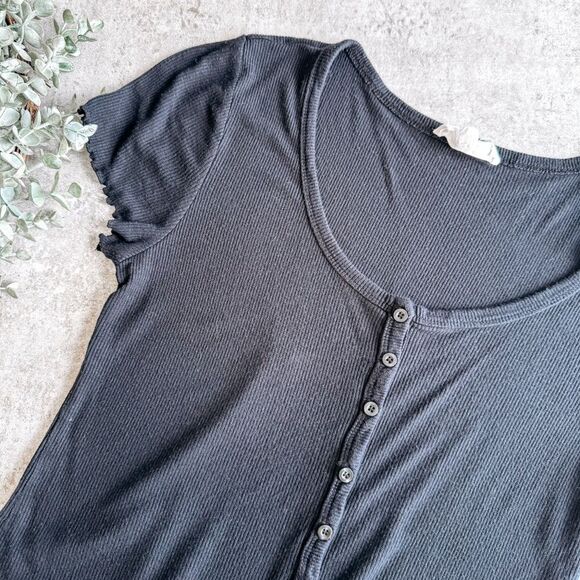 Hippie Rose Short Sleeve Ribbed Button Down Tee Size Large - Picture 1 of 6